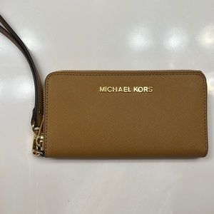 Michael Kors tan, medium sized wallet!